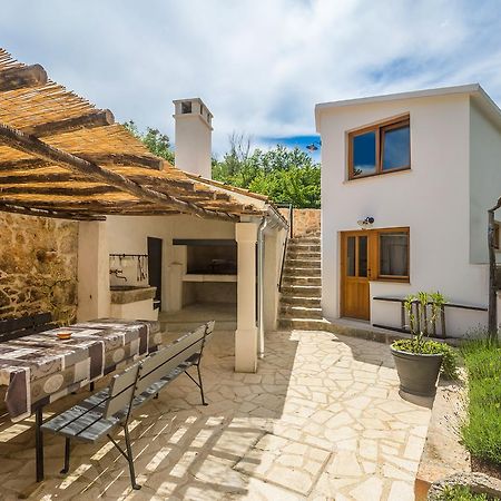 Holiday Home Jela Dobrinj ภายนอก รูปภาพ