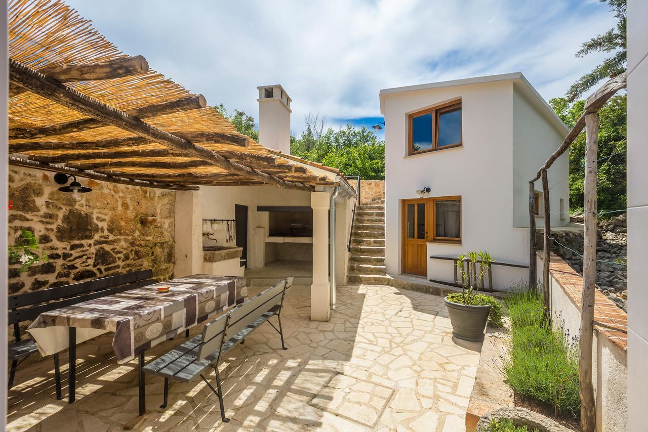 Holiday Home Jela Dobrinj ภายนอก รูปภาพ