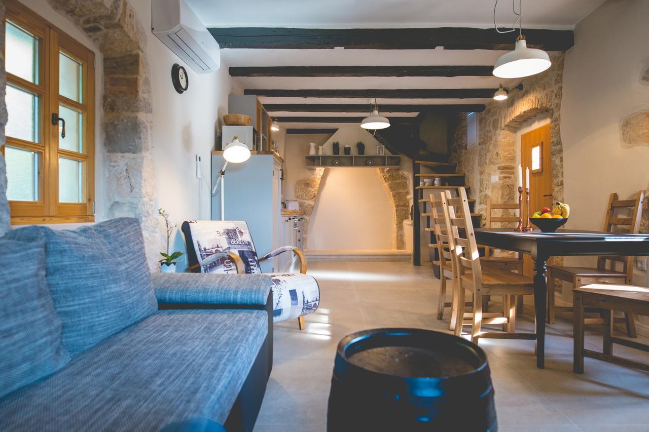 Holiday Home Jela Dobrinj ภายนอก รูปภาพ