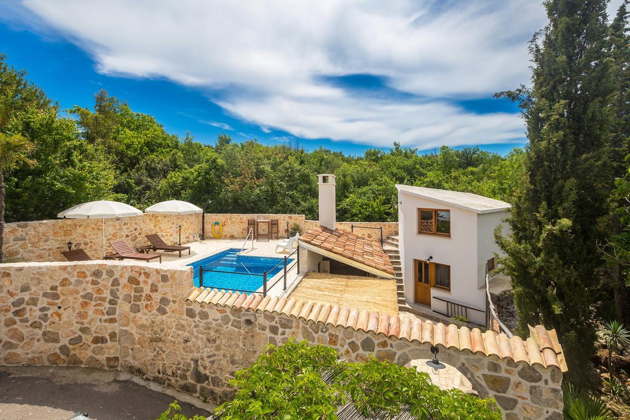 Holiday Home Jela Dobrinj ภายนอก รูปภาพ