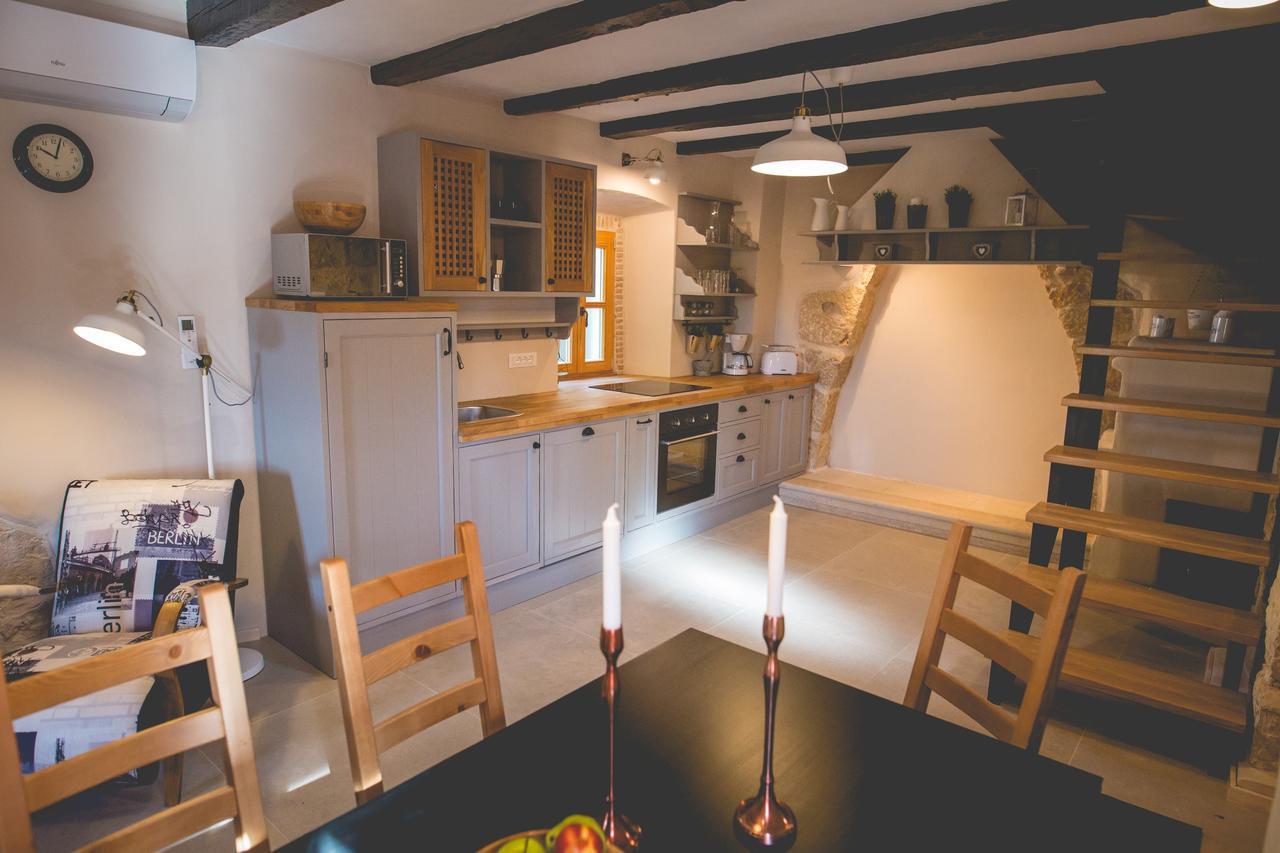 Holiday Home Jela Dobrinj ภายนอก รูปภาพ