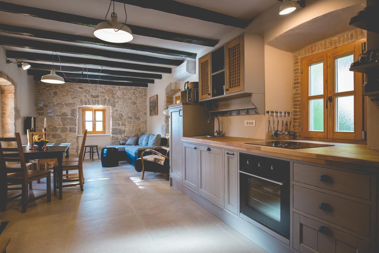 Holiday Home Jela Dobrinj ภายนอก รูปภาพ