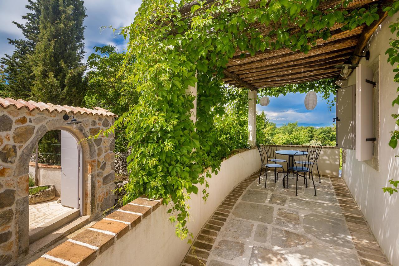 Holiday Home Jela Dobrinj ภายนอก รูปภาพ