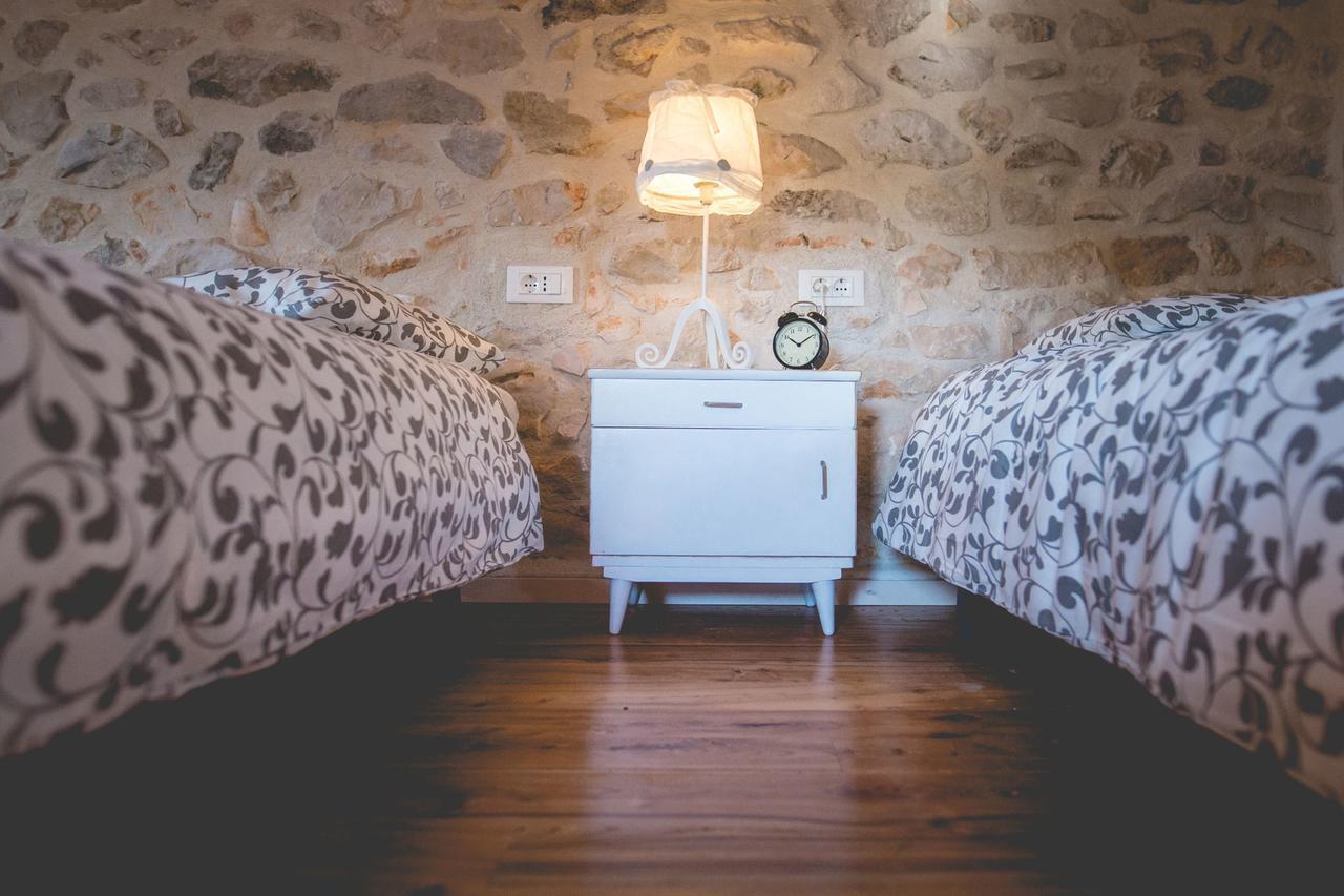 Holiday Home Jela Dobrinj ภายนอก รูปภาพ