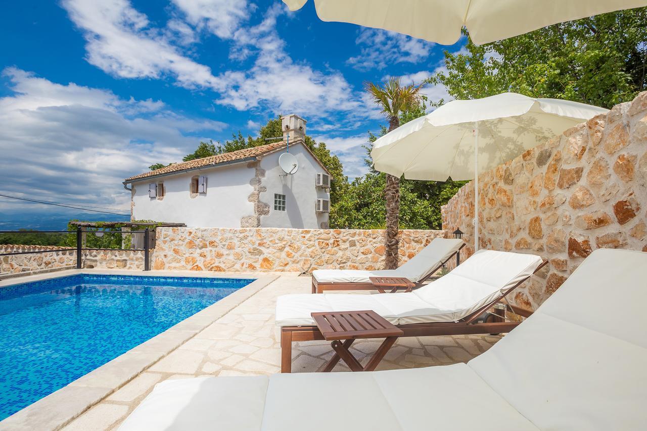 Holiday Home Jela Dobrinj ภายนอก รูปภาพ