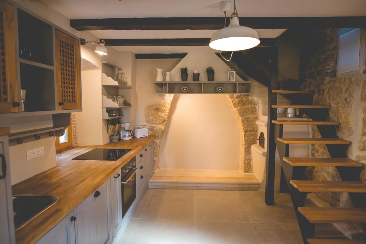 Holiday Home Jela Dobrinj ภายนอก รูปภาพ