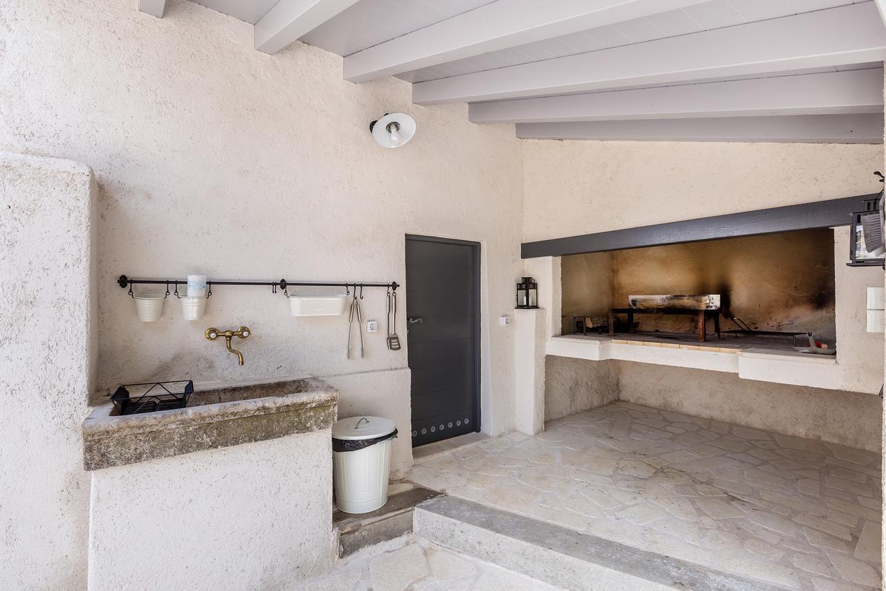 Holiday Home Jela Dobrinj ภายนอก รูปภาพ