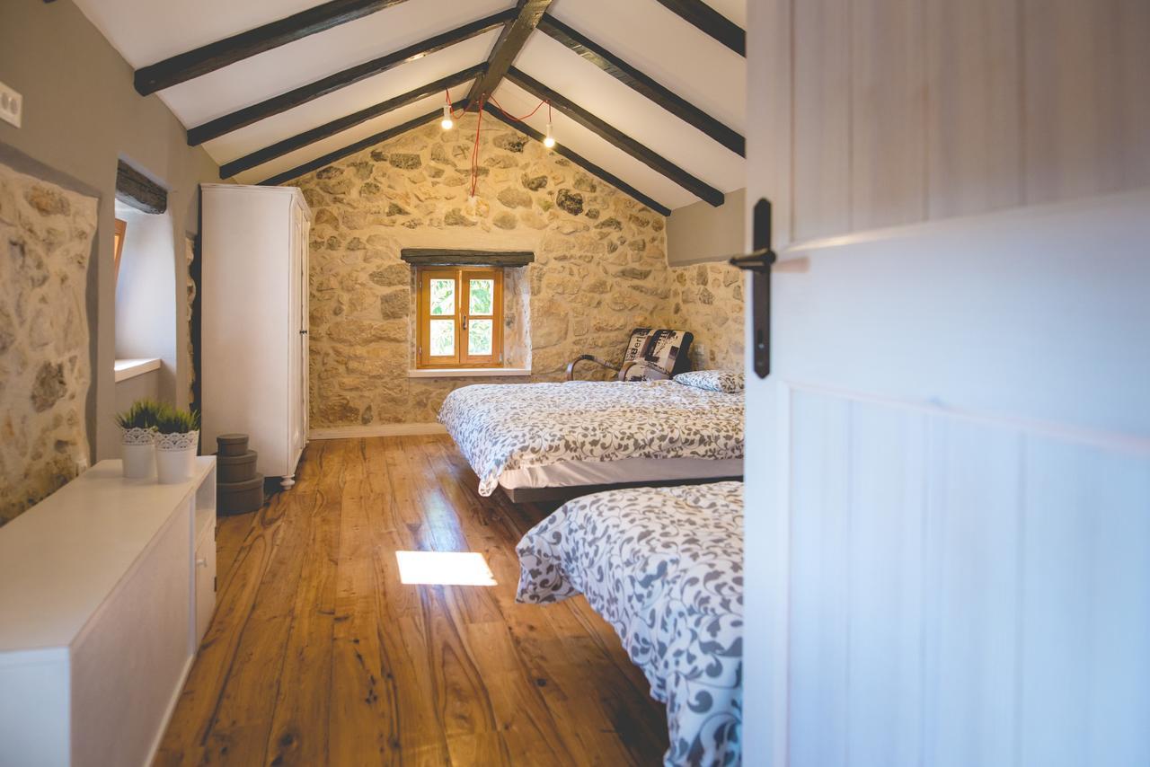 Holiday Home Jela Dobrinj ภายนอก รูปภาพ
