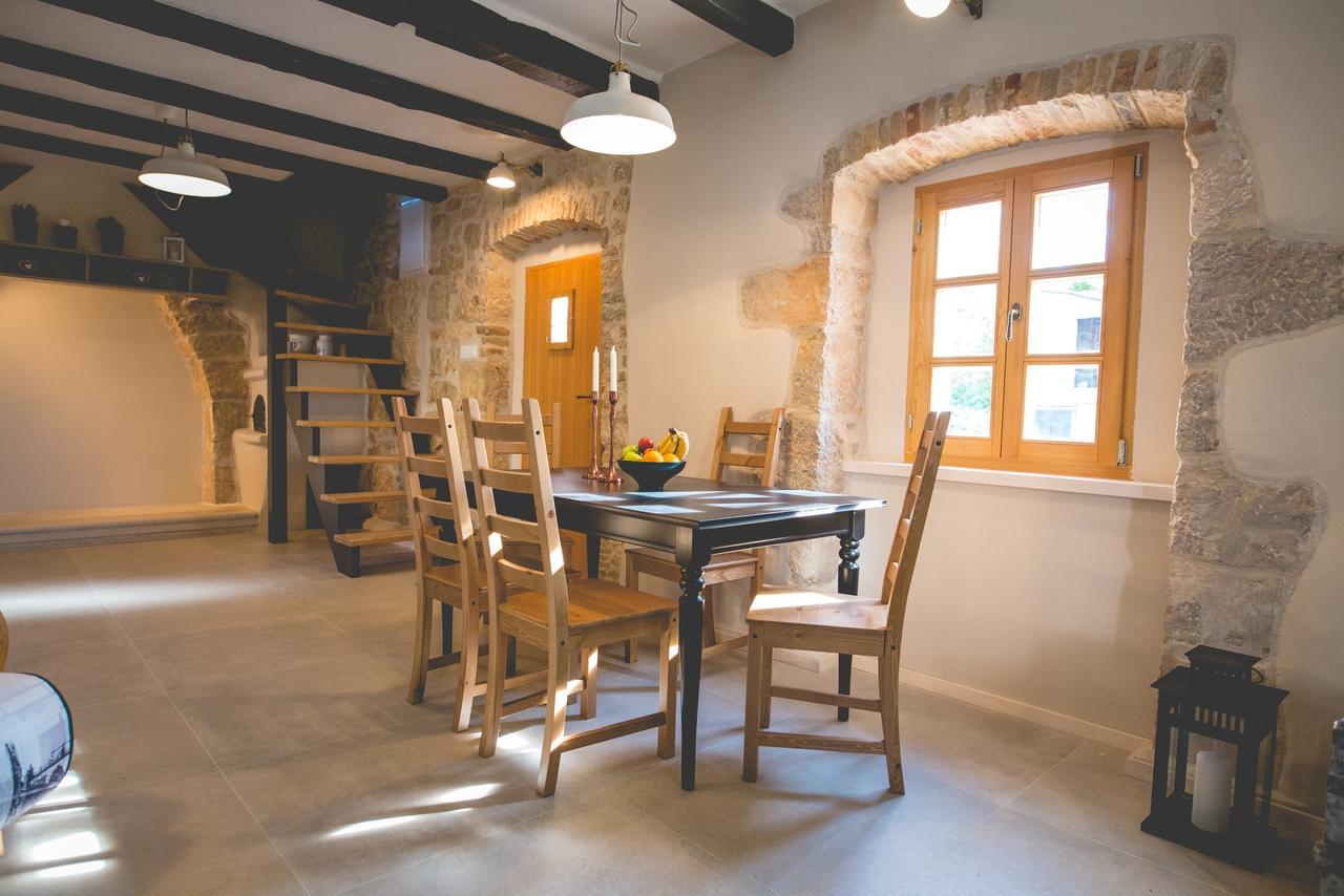 Holiday Home Jela Dobrinj ภายนอก รูปภาพ